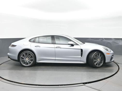 Rhodium Silver Metallic 2017 Porsche Panamera 4S