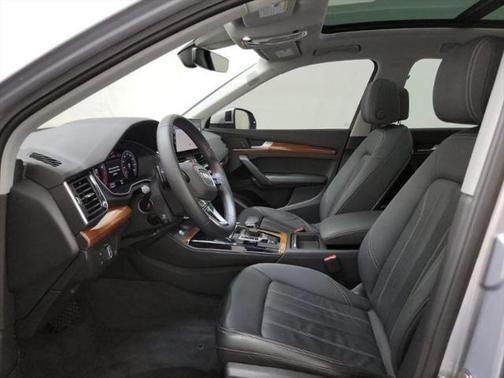 2022 Audi Q5 45 S line Premium Plus