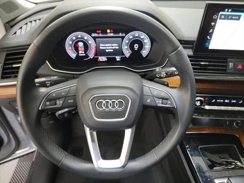 2022 Audi Q5 45 S line Premium Plus