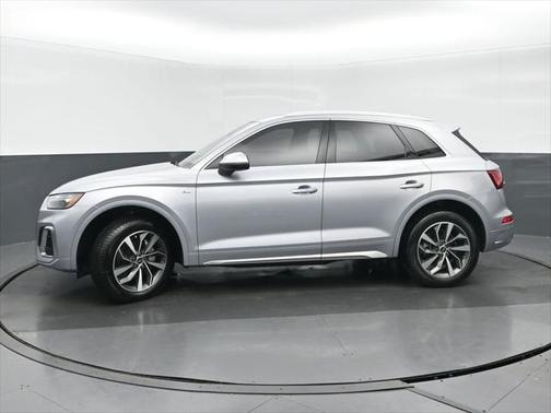 2022 Audi Q5 45 S line Premium Plus