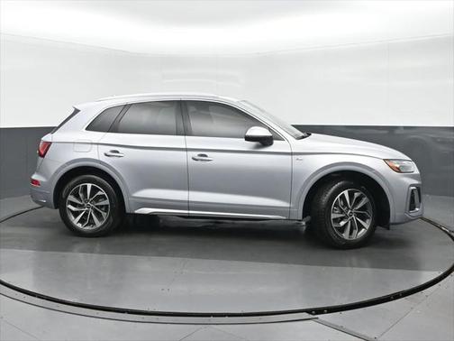2022 Audi Q5 45 S line Premium Plus