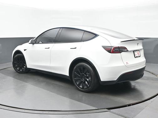 2022 Tesla Model Y Long Range Dual Motor All-Wheel Drive