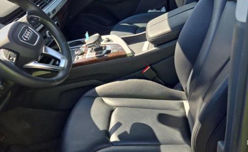 Silver Metallic 2019 Audi Q7 45 Premium Plus
