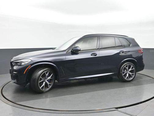 Carbon Black Metallic 2022 BMW X5 xDrive40i