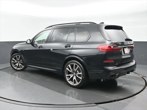 2021 BMW X7 M50i