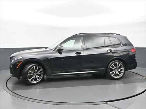 2021 BMW X7 M50i
