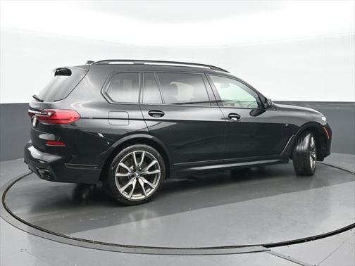 2021 BMW X7 M50i