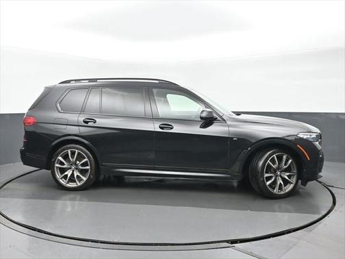 2021 BMW X7 M50i