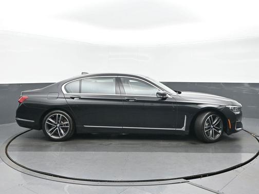 2022 BMW 750 i xDrive
