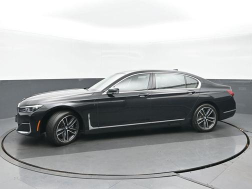 2022 BMW 750 i xDrive