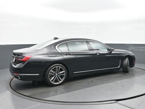 2022 BMW 750 i xDrive