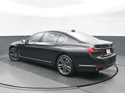 2022 BMW 750 i xDrive