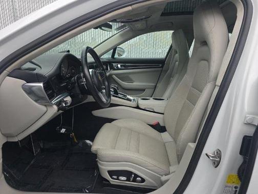 2017 Porsche Panamera 4S