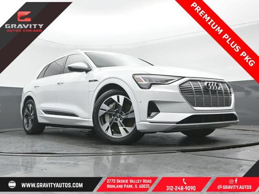 2022 Audi e-tron Premium Plus