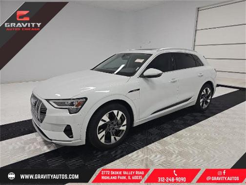 2022 Audi e-tron Premium Plus