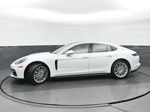 2017 Porsche Panamera 4S