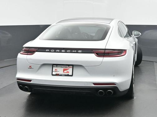 2017 Porsche Panamera 4S