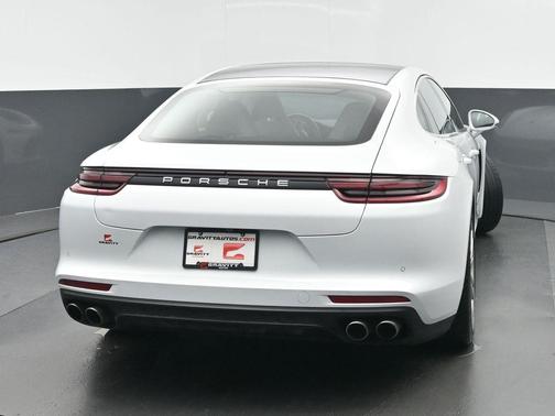 2017 Porsche Panamera 4S
