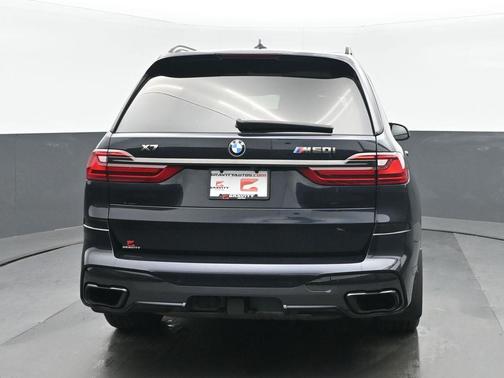2022 BMW X7 M50i