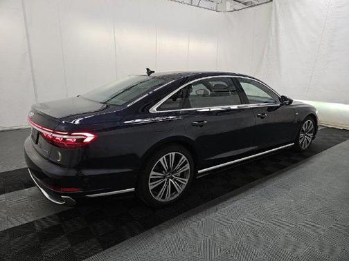 2022 Audi A8 L 55 TFSI quattro Tiptronic