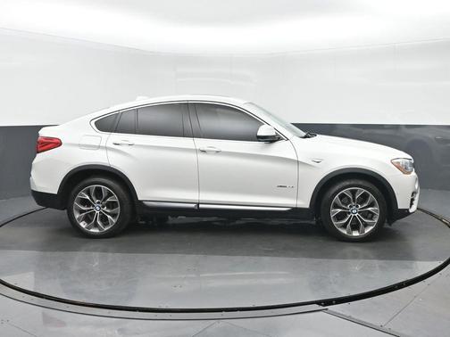 White Metallic 2018 BMW X4 xDrive28i