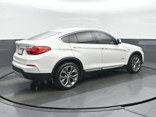 White Metallic 2018 BMW X4 xDrive28i