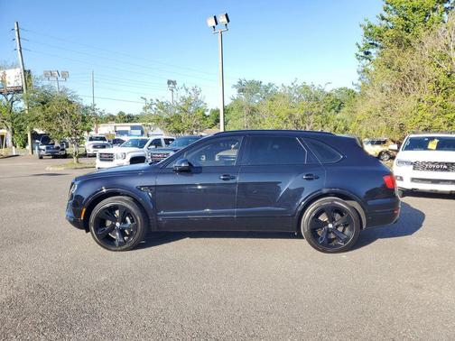 Black 2019 Bentley Bentayga V8