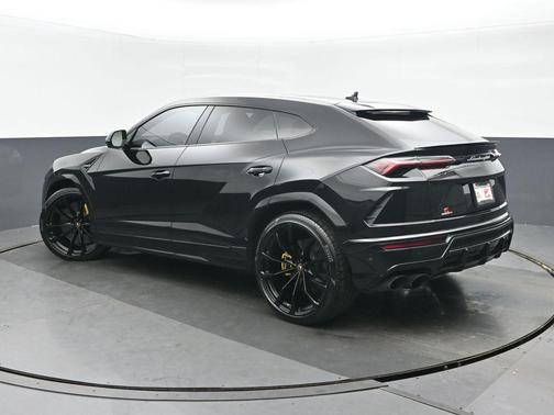 2019 Lamborghini Urus Base