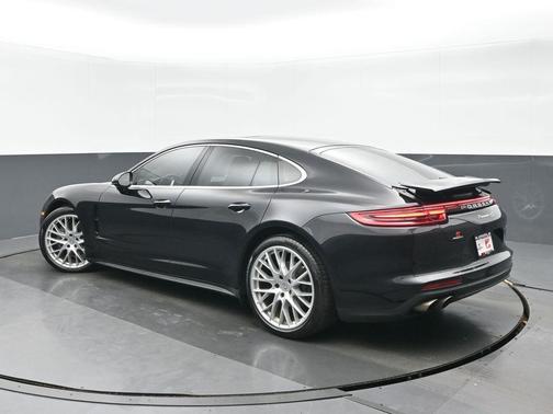2018 Porsche Panamera 4S