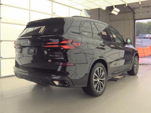 Black Sapphire Metallic 2024 BMW X5 xDrive40i
