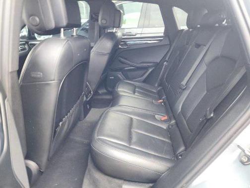 2020 Porsche Macan Base