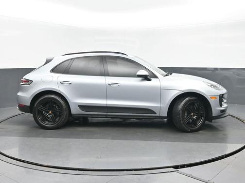 2020 Porsche Macan Base