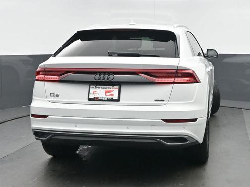 2022 Audi Q8 55 Premium Plus