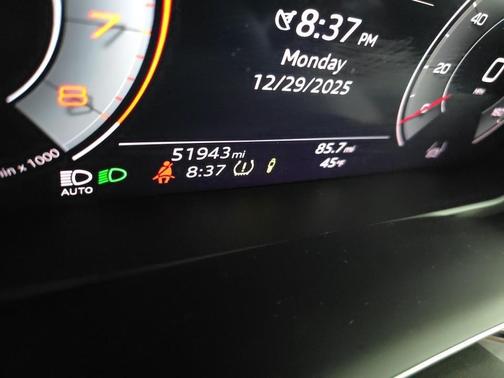 2022 Audi Q8 55 Premium Plus