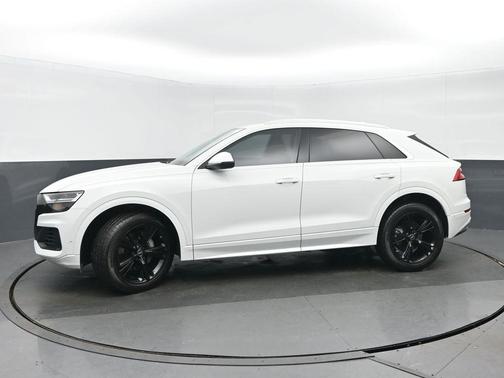 2022 Audi Q8 55 Premium Plus