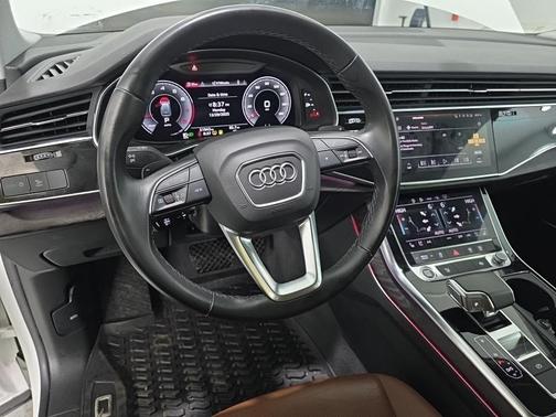 2022 Audi Q8 55 Premium Plus