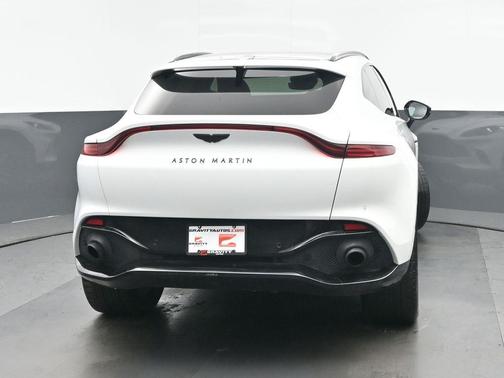 2022 Aston Martin DBX Base