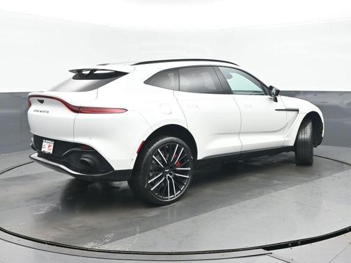 2022 Aston Martin DBX Base