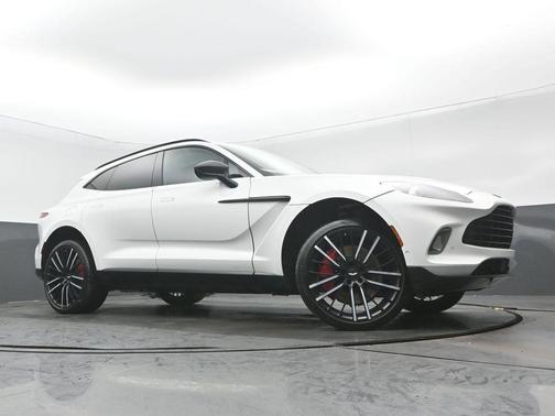 2022 Aston Martin DBX Base