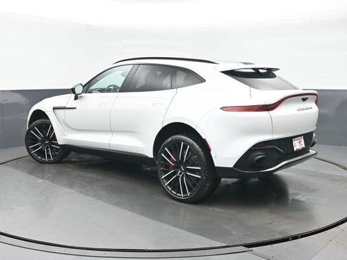 2022 Aston Martin DBX Base