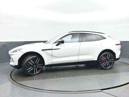 2022 Aston Martin DBX Base