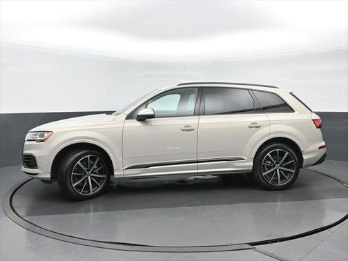 2022 Audi Q7 55 Premium Plus