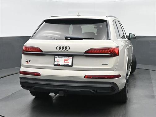 2022 Audi Q7 55 Premium Plus
