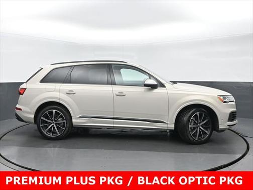 2022 Audi Q7 55 Premium Plus