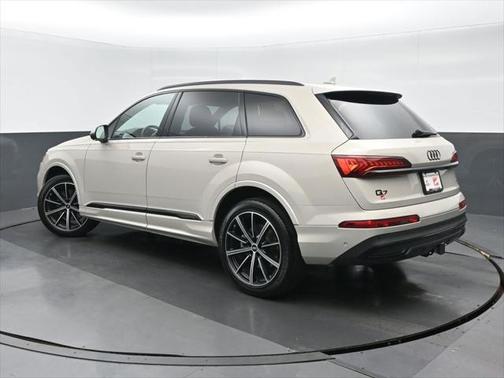 2022 Audi Q7 55 Premium Plus