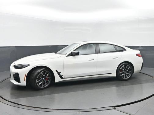 Alpine White 2023 BMW M440 i xDrive