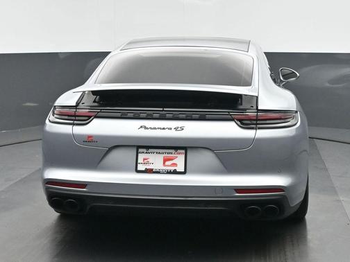 2018 Porsche Panamera 4S