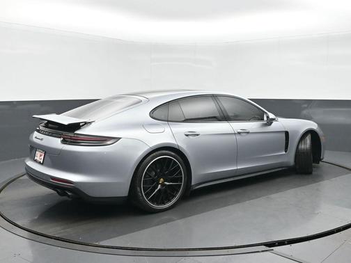 2018 Porsche Panamera 4S