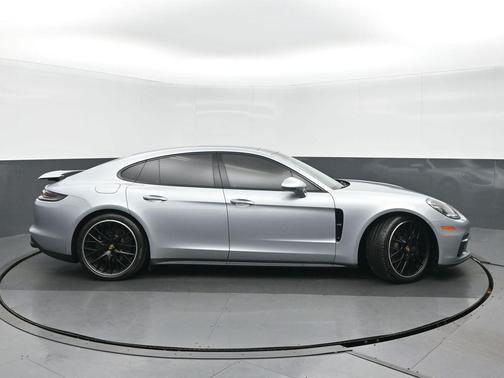 2018 Porsche Panamera 4S