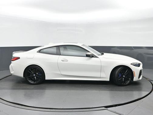 Alpine White 2022 BMW M440 i xDrive